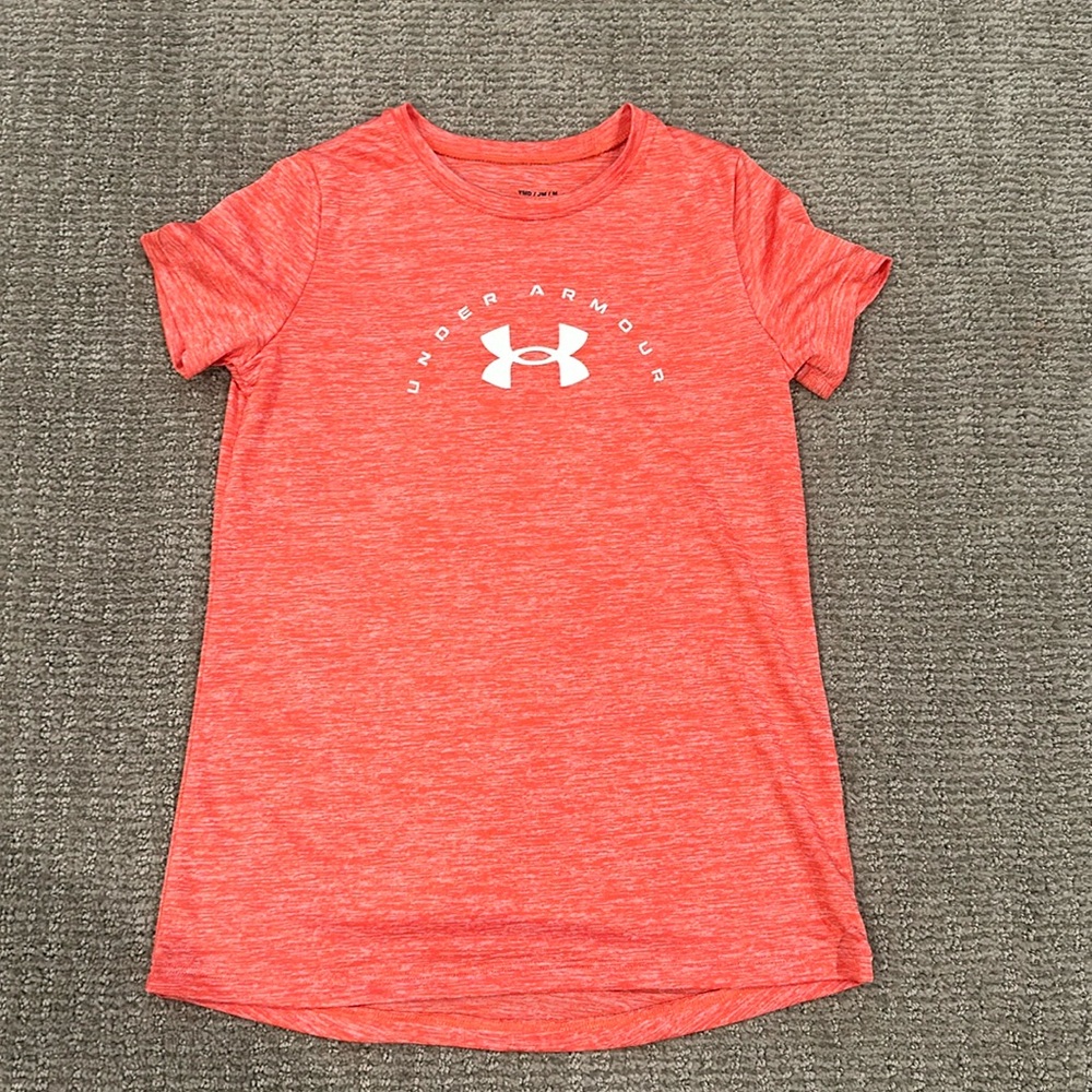 Girls under armour tshirt